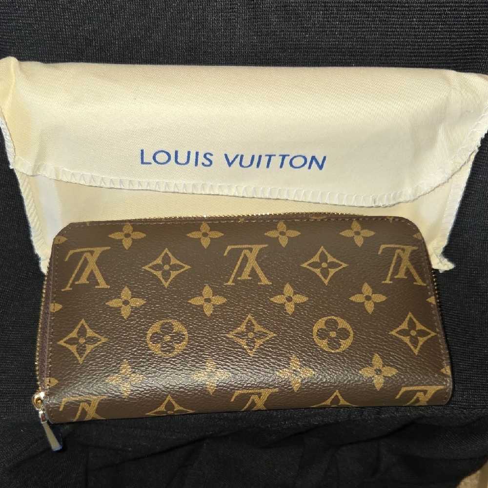 Louis Vuitton Tan Wallet - Picture 9 of 11